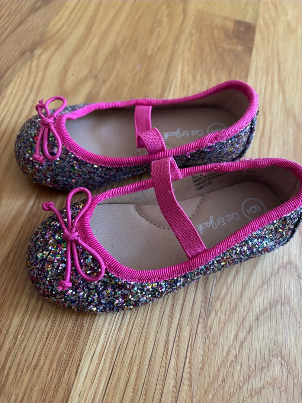 Size 6 Toddler Cat & Jack Glittery Mary Jane’s